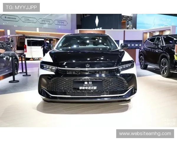 皇冠车官网最新上市车型详细介绍，科技配置与驾驶体验完美结合